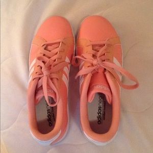 Peach adidas shoes😊